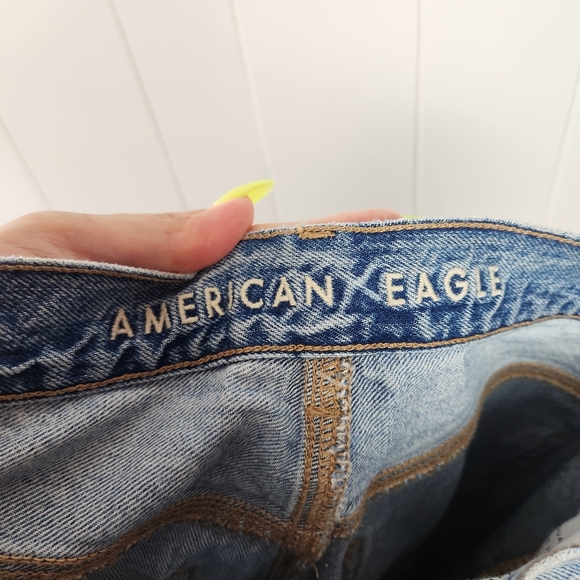 American Eagle Highest Rise Mom Jeans No Stretch High Waisted Light Wash 2 short - Picture 6 of 11